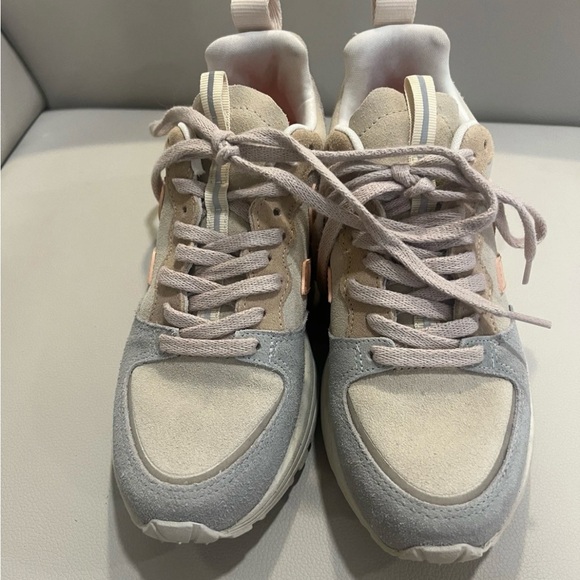 Veja Venturi Women's Beige and Gray Sneakers - Picture 5 of 5